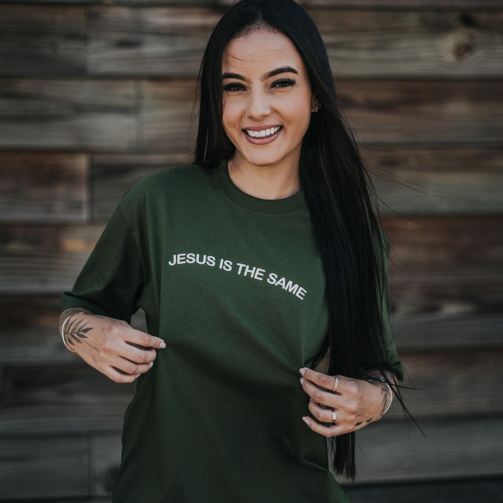 Camiseta Cristã - JESUS IS THE SAME!