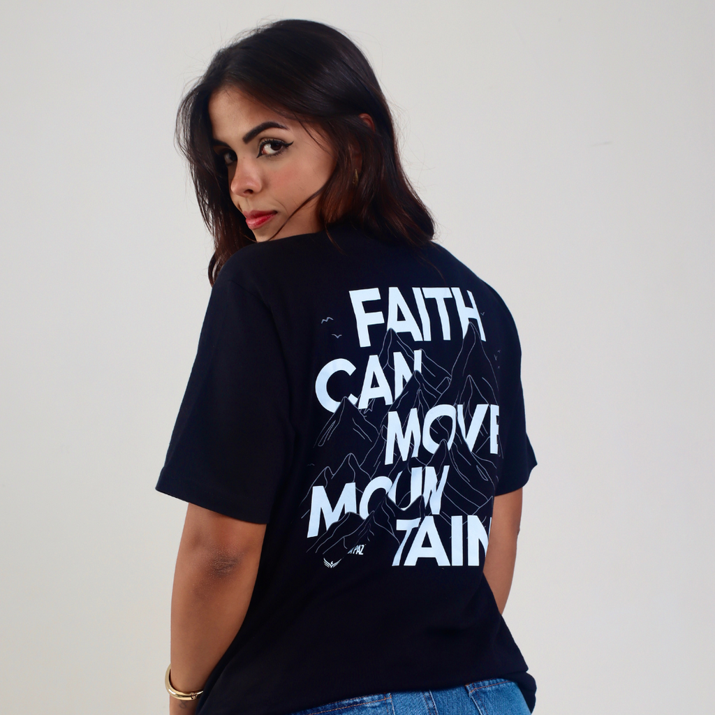 Camiseta Evangélica - A Fé Move Montanhas