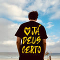 Camiseta Cristã Já Deus Certo! – Setembro Amarelo (Pré-Venda)