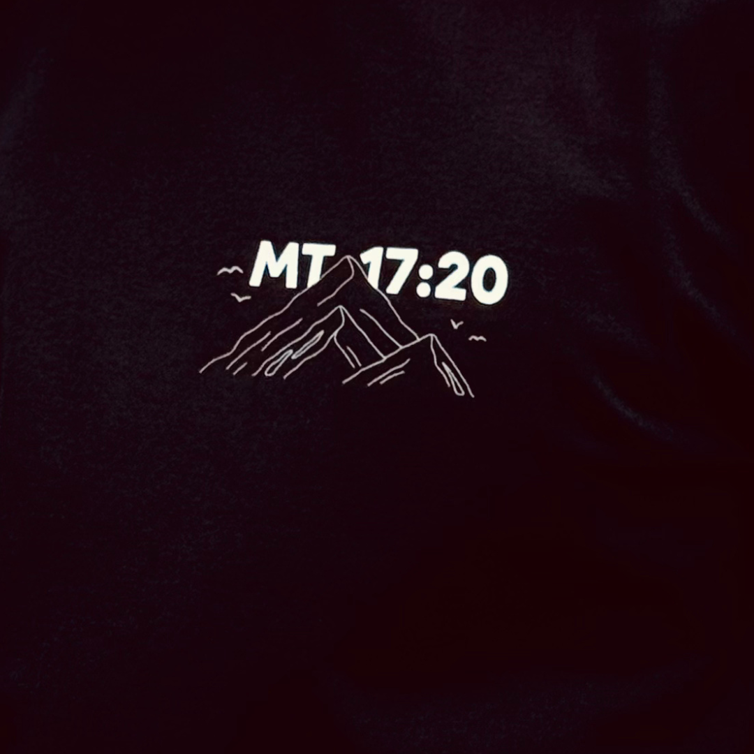 Camiseta Evangélica - A Fé Move Montanhas