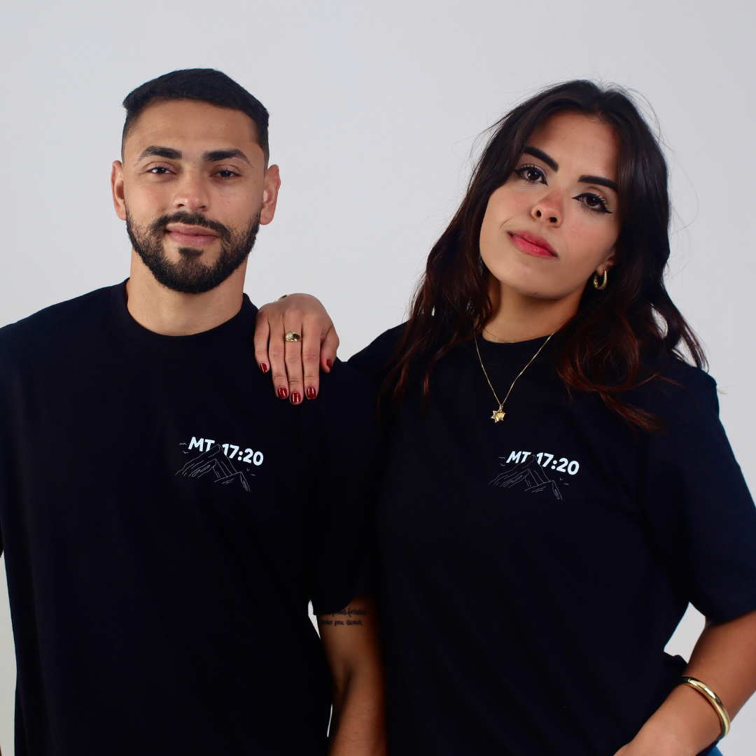 Camiseta Evangélica - A Fé Move Montanhas