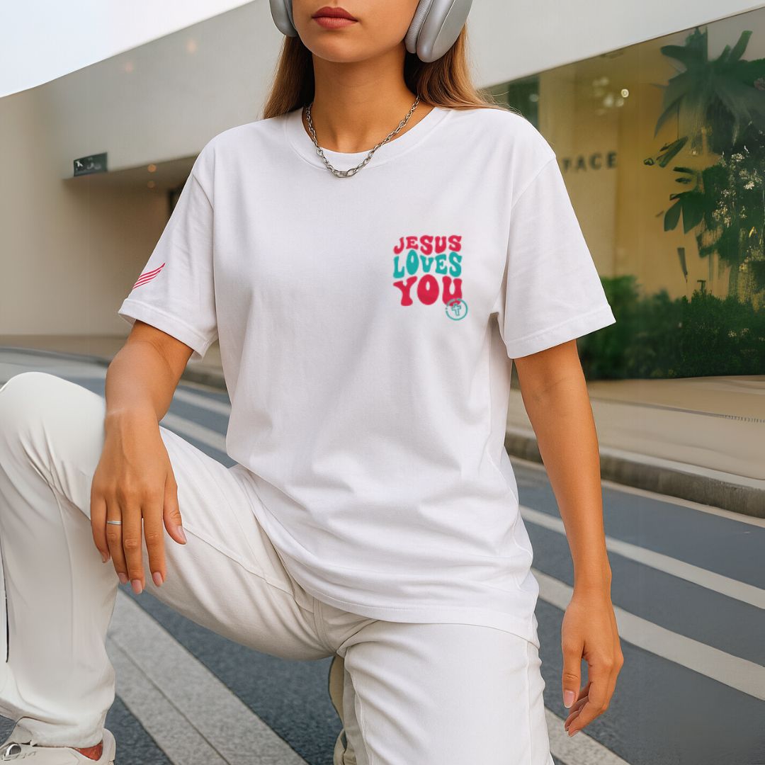 Camiseta Evangélica - Jesus Loves you