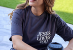 Camiseta JESUS LOVES YOU | Aline Barros