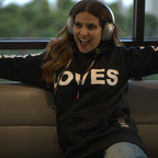 Moletom JESUS LOVES YOU PRETO | Aline Barros