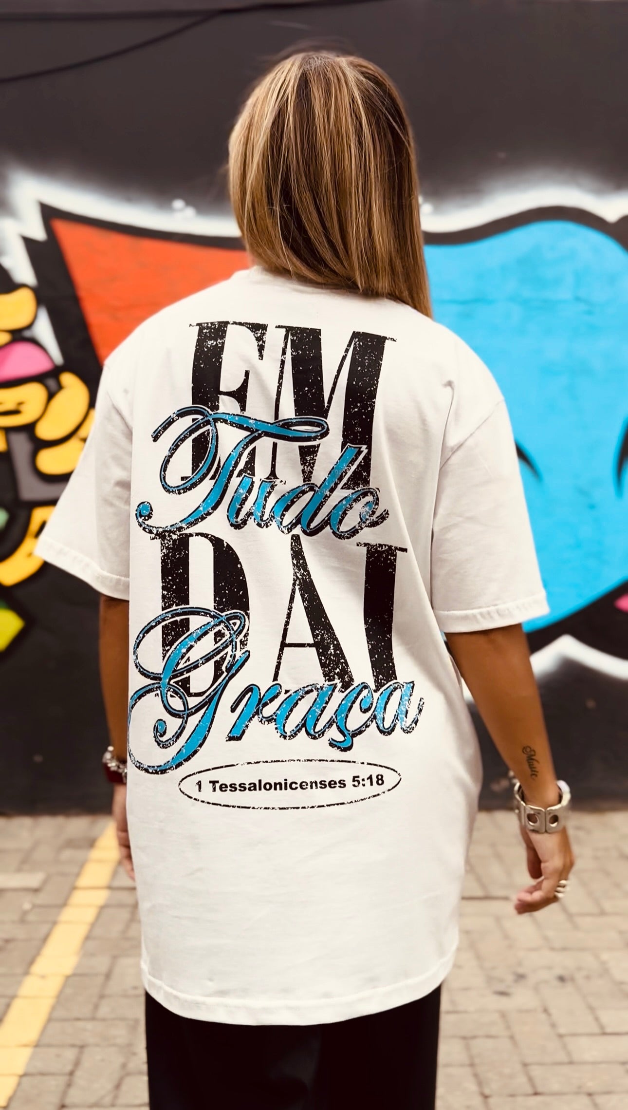 Camiseta Evangélica Branca – Em Tudo Dai Graças